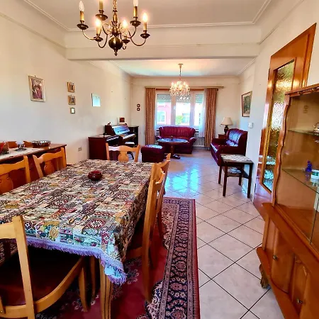 Entire 3br House W/ Big Garden And Parking *