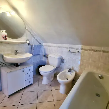 Entire 3br House W/ Big Garden And Parking Hébergement de vacances