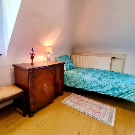 Entire 3br House W/ Big Garden And Parking Hébergement de vacances